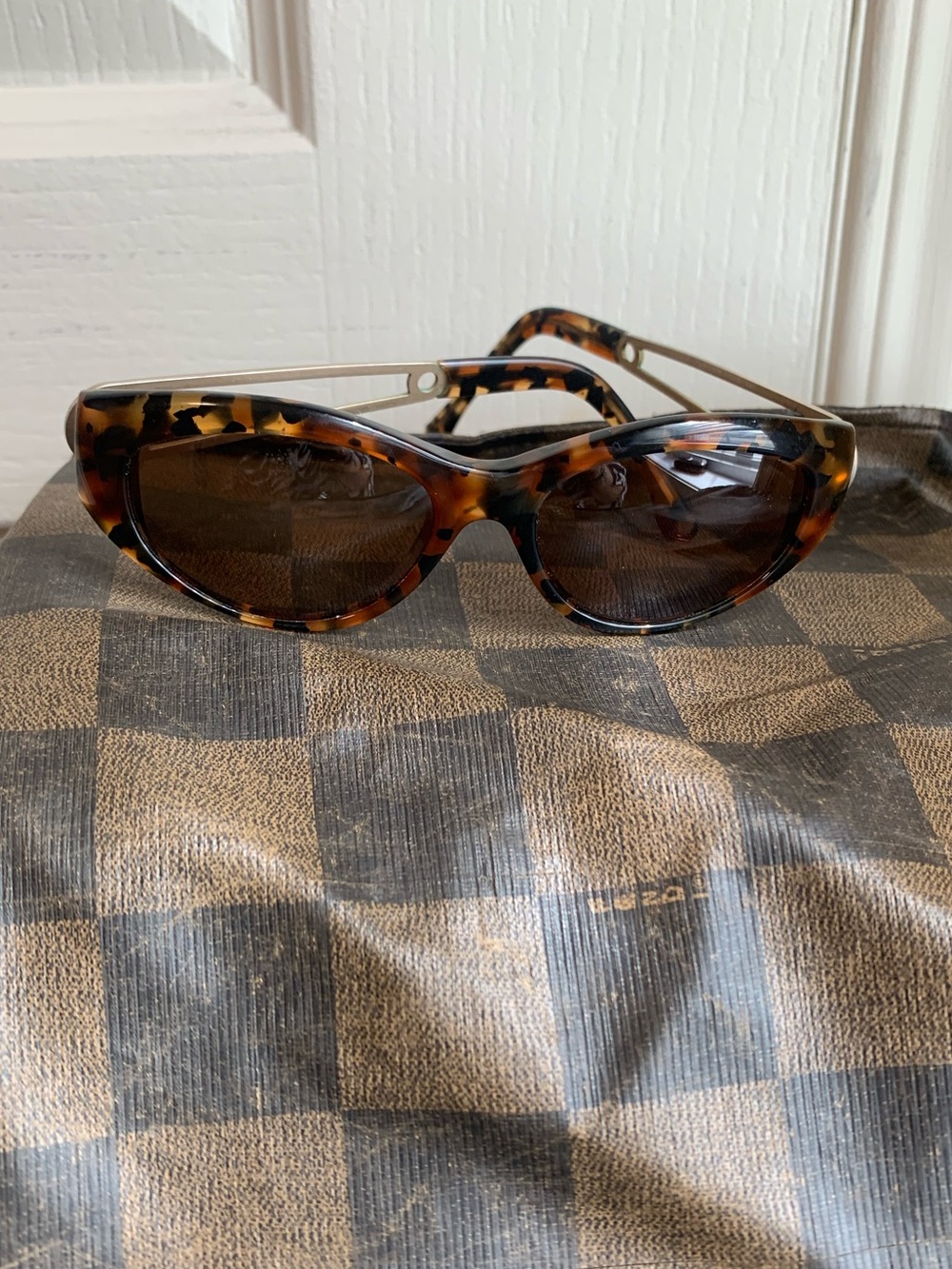 FENDI FS143 Roma 1925 sunglasses